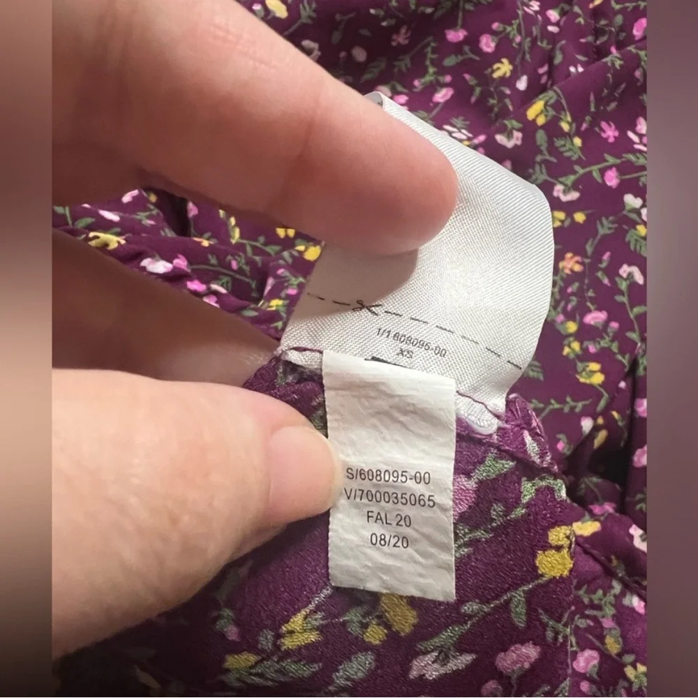 Banana Republic - Tie-Neck Blouse in Berry Wine - Size XS - Picture 5 of 7